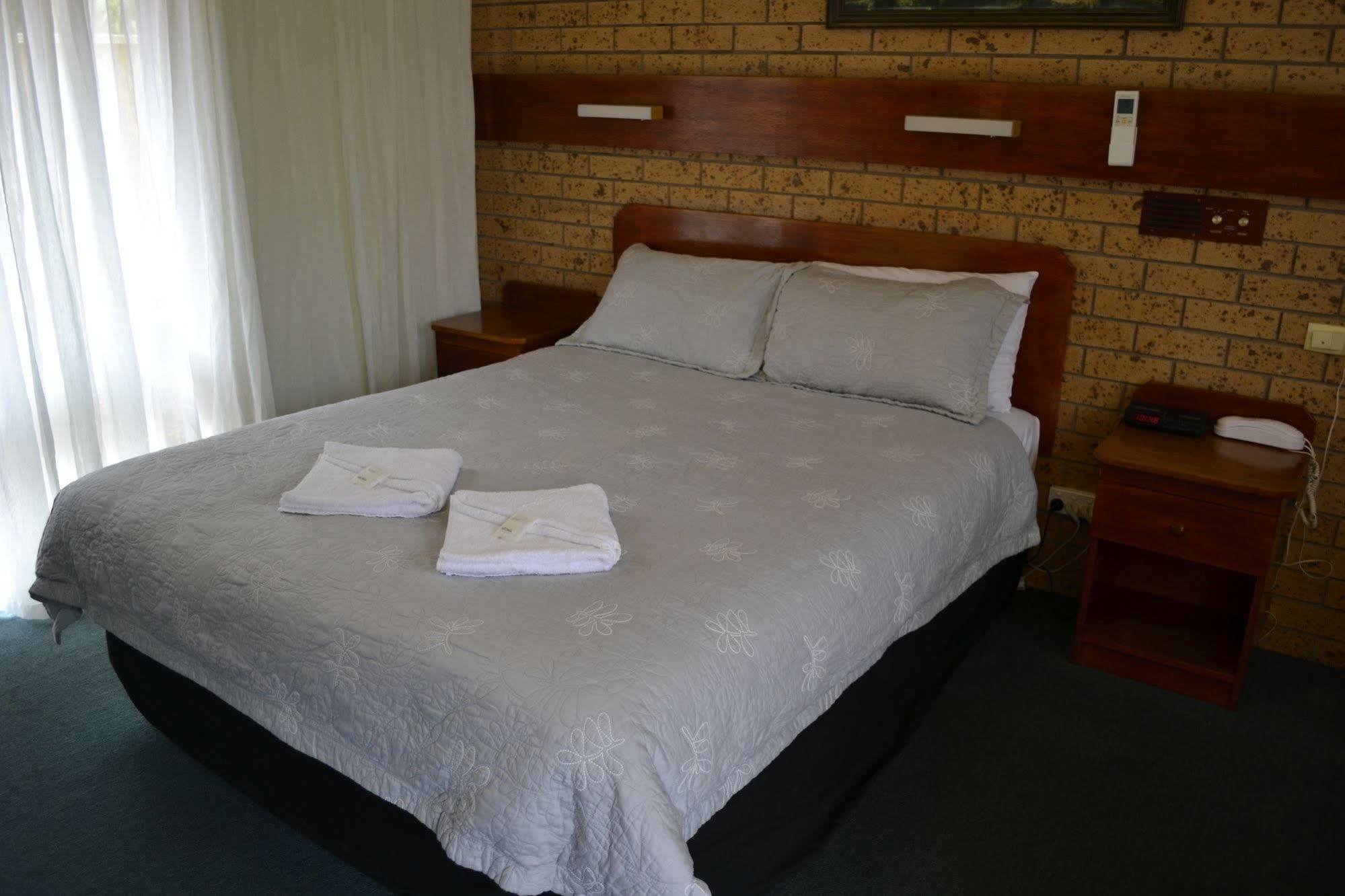 Colac Mid City Motor Inn ภายนอก รูปภาพ
