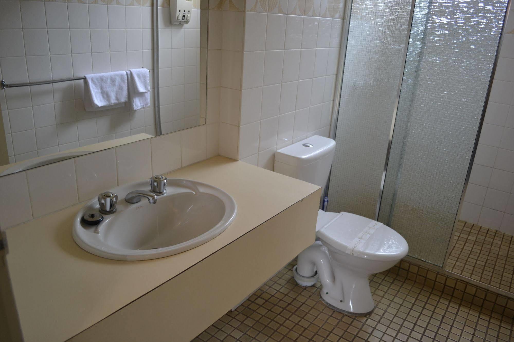 Colac Mid City Motor Inn ภายนอก รูปภาพ