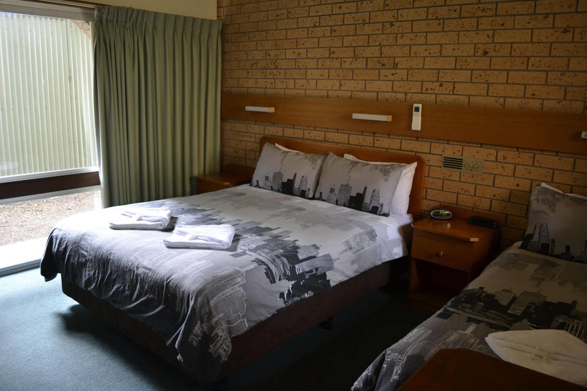 Colac Mid City Motor Inn ภายนอก รูปภาพ