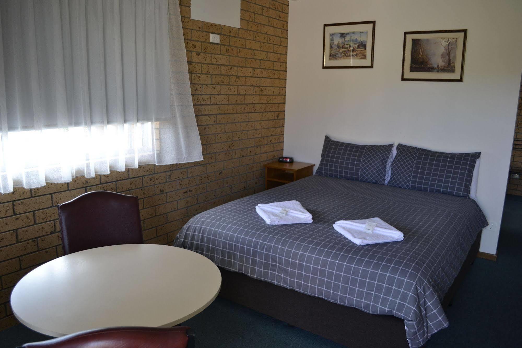Colac Mid City Motor Inn ภายนอก รูปภาพ