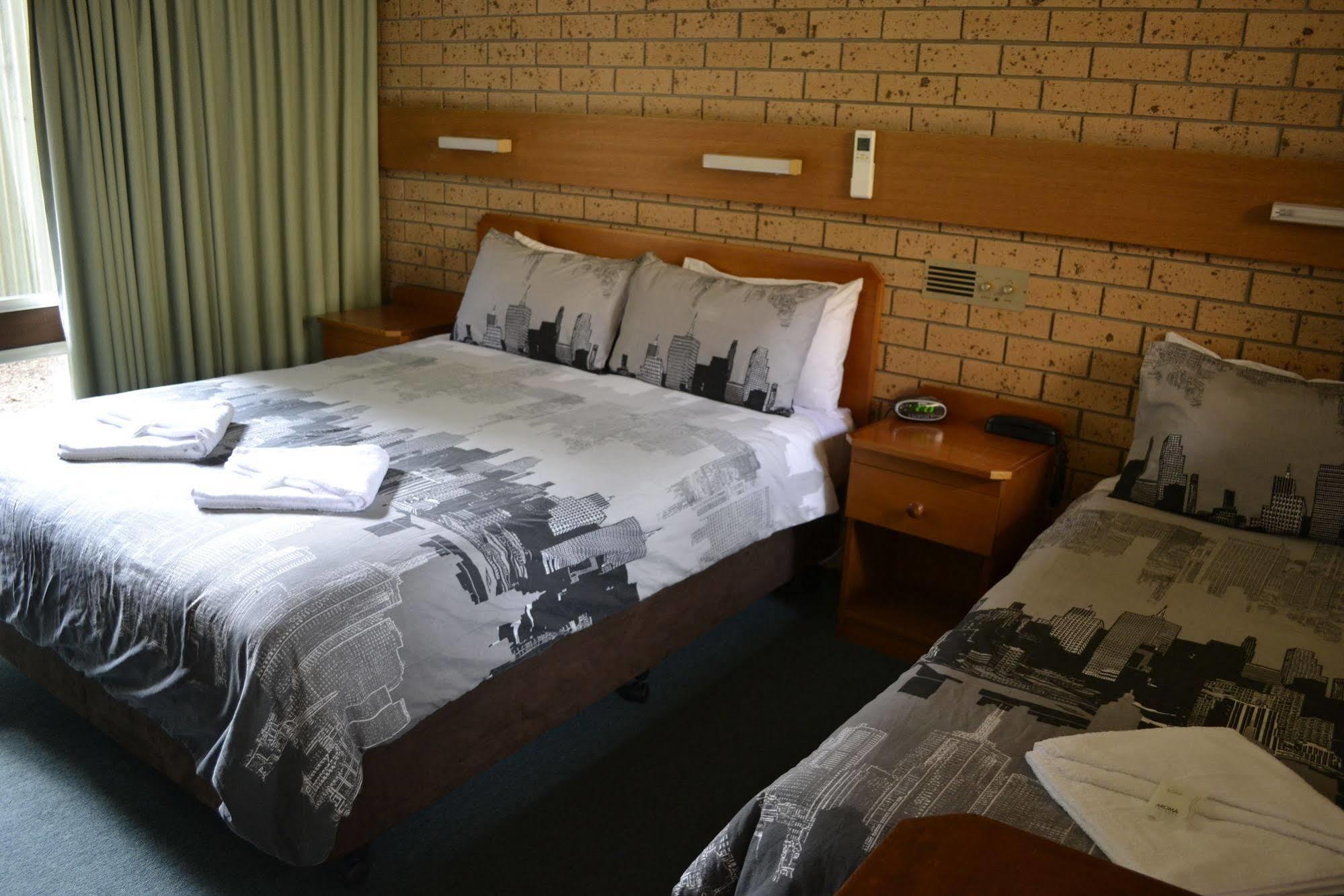 Colac Mid City Motor Inn ภายนอก รูปภาพ