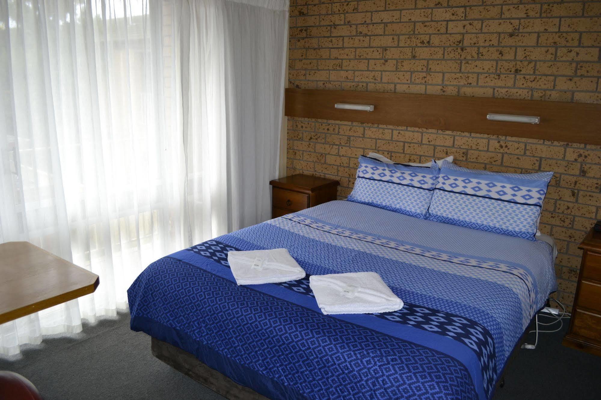Colac Mid City Motor Inn ภายนอก รูปภาพ